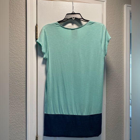Anthropologie (Dolan Brand) blue combo short-sleeve shirt, longer in back. - Picture 3 of 4